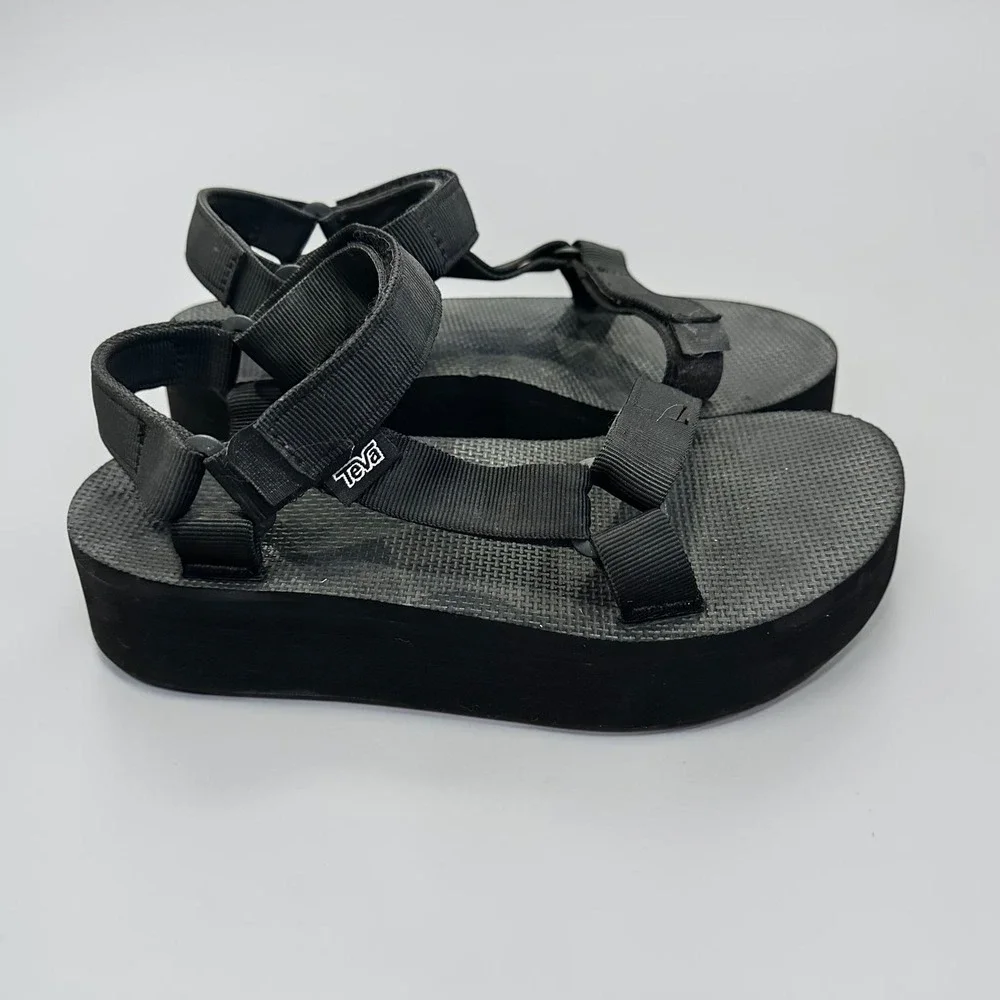 Teva Flatform Universal Sandals Womens 8 Black Chunky Gorpcore Platform Strappy